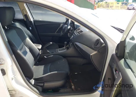 2011 Mazda Mazda3 S Sport z USA, uszkodzony, nr VIN JM1BL1K59B1360847